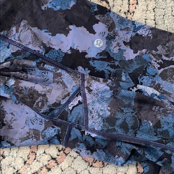 Lululemon leggings Size 8 - Picture 4 of 5